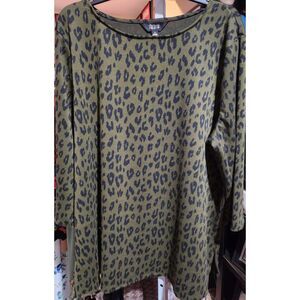 Slim Factor by Investments - Olive & Black Animal Print Top - XL